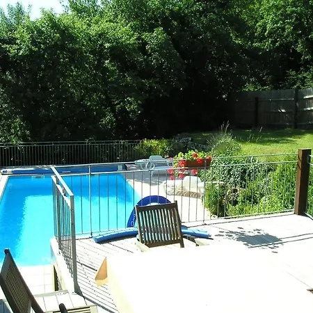 Maison Spacieuse à Avec Piscine Privée Loubressac