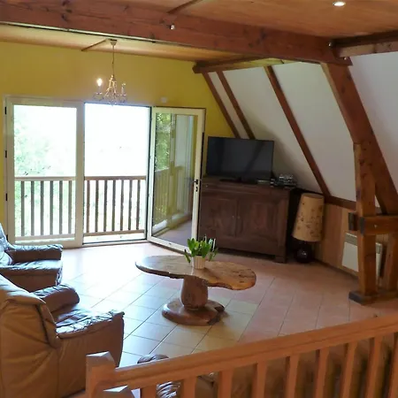 Maison Spacieuse A Avec Piscine Privee Loubressac