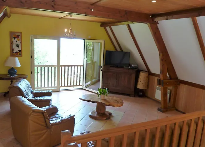 Maison Spacieuse A Avec Piscine Privee Loubressac